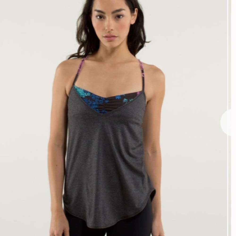 Lululemon roll out floral tank